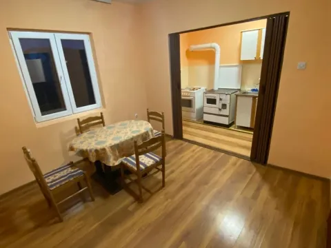 Izdavanje, kuća, 70m², Nikšić, Crna Gora - image 1