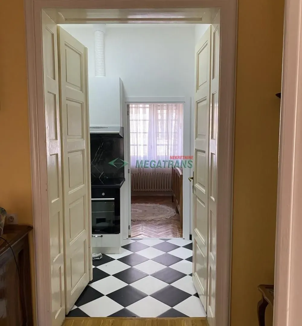 Izdavanje, dvosoban stan, 50m², Centar, Novi Sad