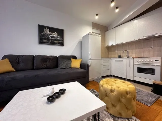 Prodaja, jednosoban stan, 37m², Drač, Podgorica