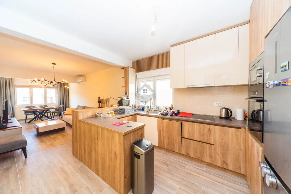 Prodaja, trosoban stan, 87m², Tuški Put, Podgorica
