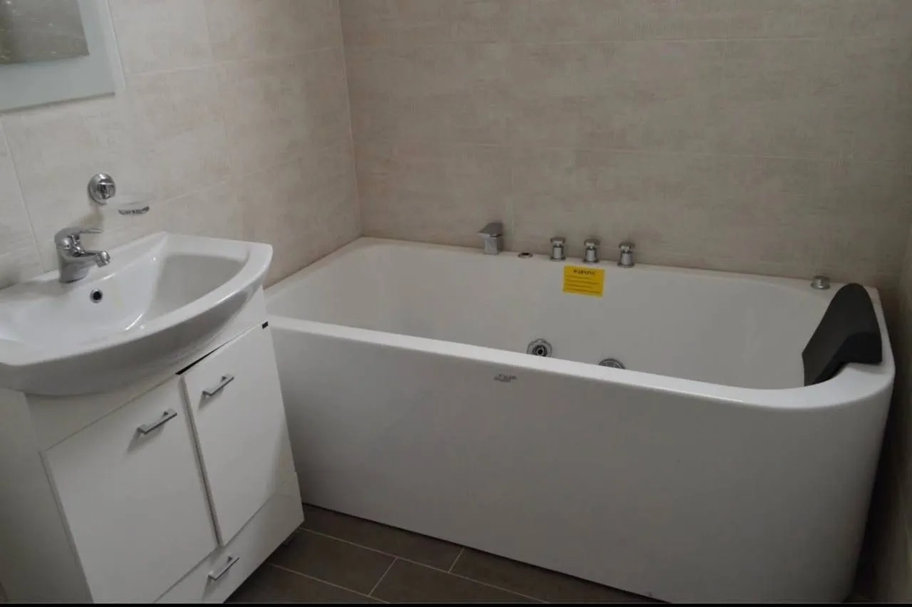 Prodaja, dvosoban stan, 72m², Bečići, Budva