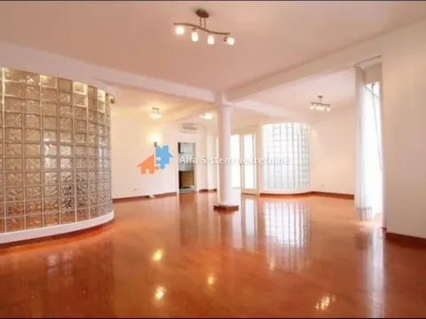 Izdavanje, stan, 205m², Čubura, Beograd