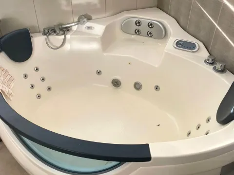 Izdavanje, dvosoban stan, 100m², Centar, Herceg Novi - image 3