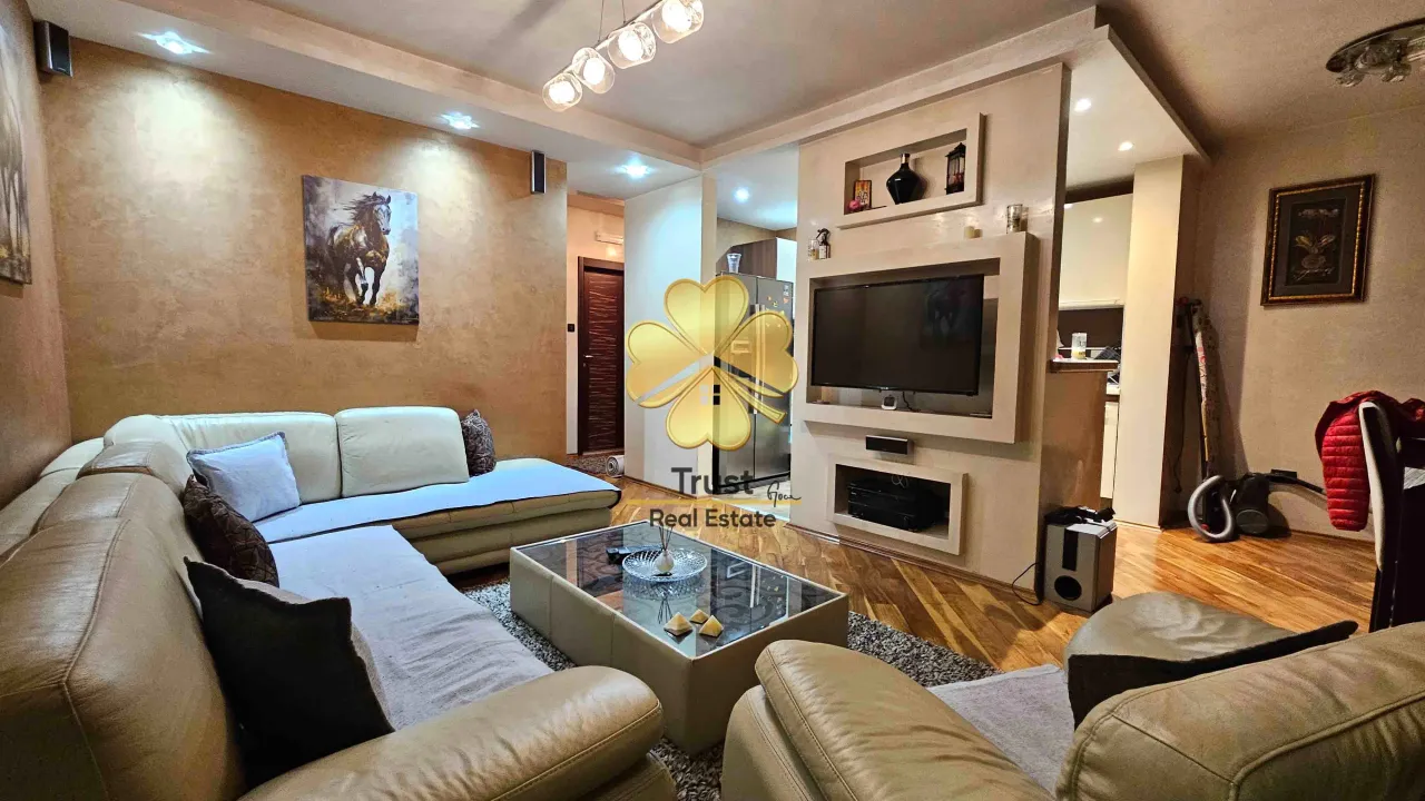 Izdavanje, dvosoban stan, 87m², City Kvart, Podgorica