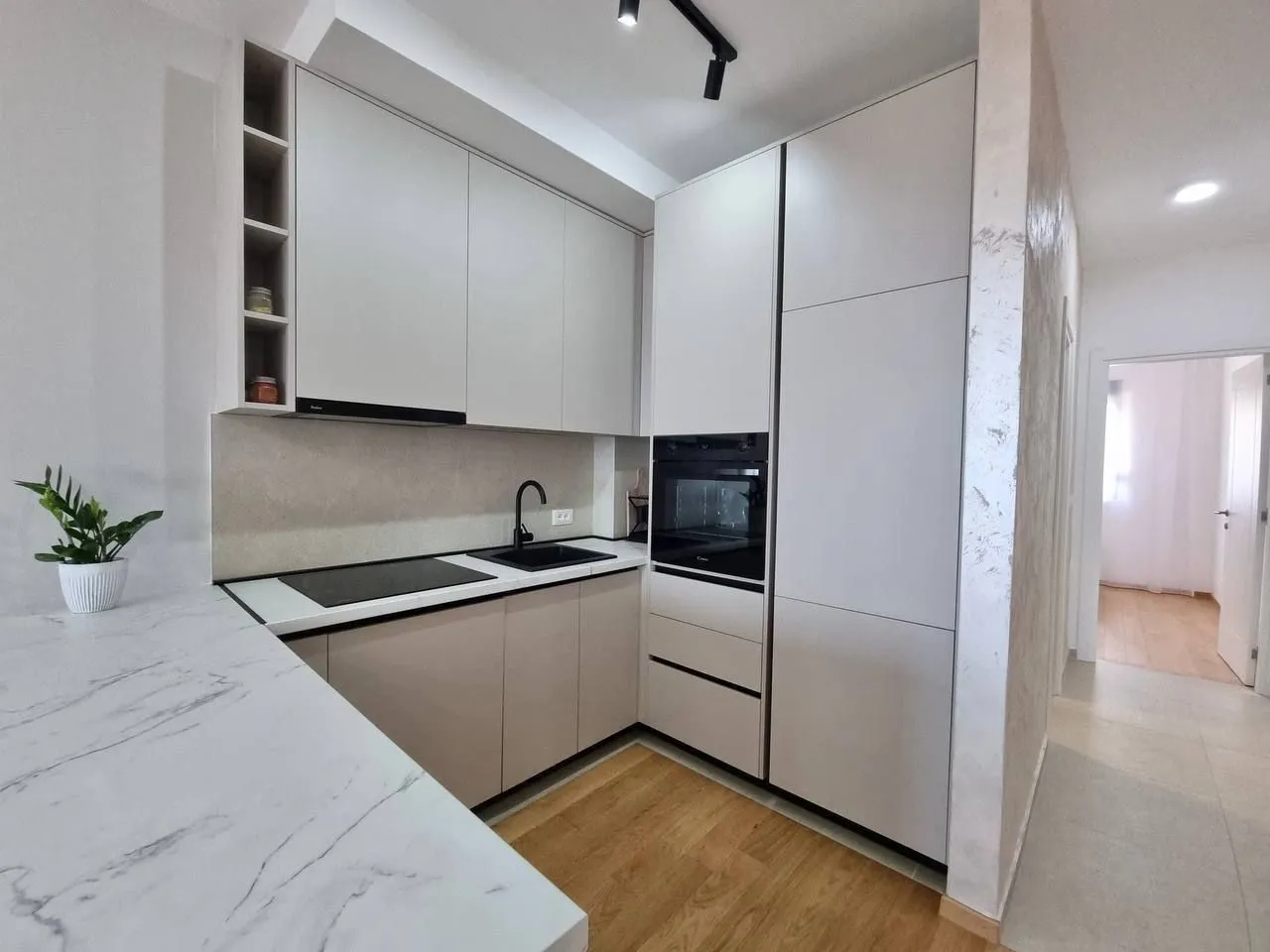 Prodaja, dvosoban stan, 71m², Bečići, Budva