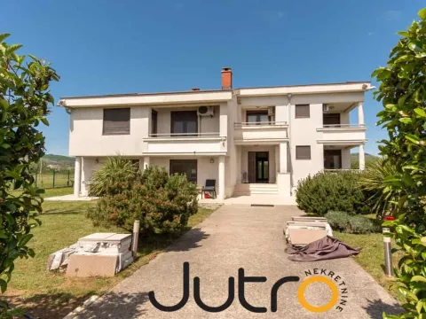 Izdavanje, kuća, 320m², Donja Gorica, Podgorica - image 3