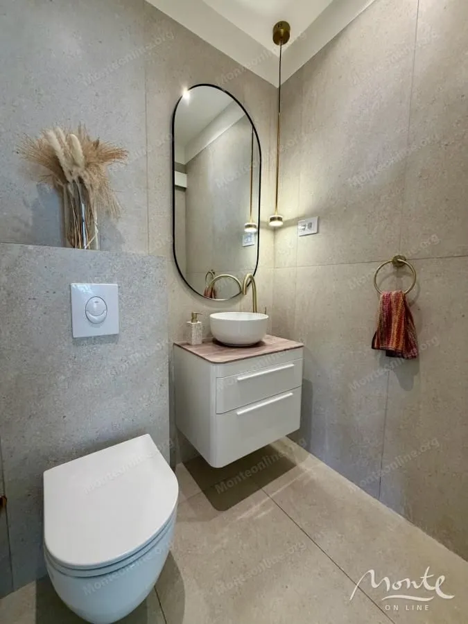 Prodaja, kuća, 220m², Tivat, Crna Gora