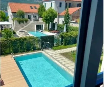 Rent, house, 130m², Donja Lastva, Tivat - image 3