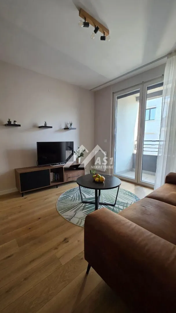 Izdavanje, dvosoban stan, 42m², Rotkvarija, Novi Sad Sve Podlokacije