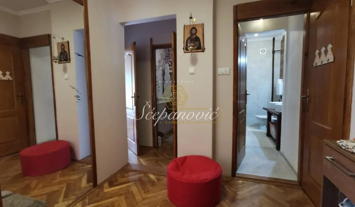 Prodaja, dvosoban stan, 52m², Grbavica, Novi Sad Sve Podlokacije