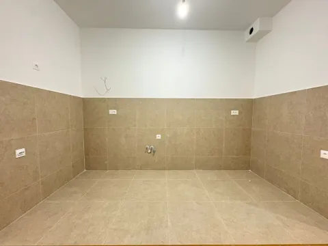 Rent, three bedroom apartment, 82m², Vezirov Most, Podgorica - image 2