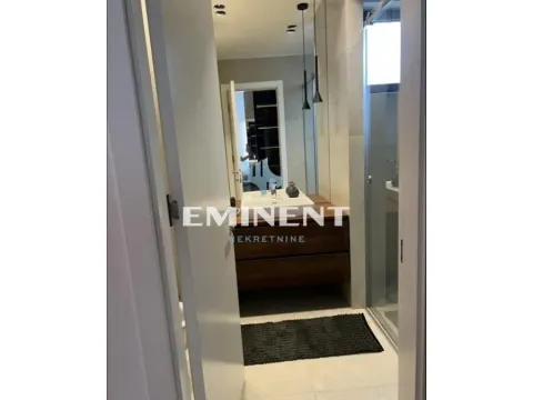 Izdavanje, četvorosoban stan, 112m², Stari Grad, Beograd - image 12