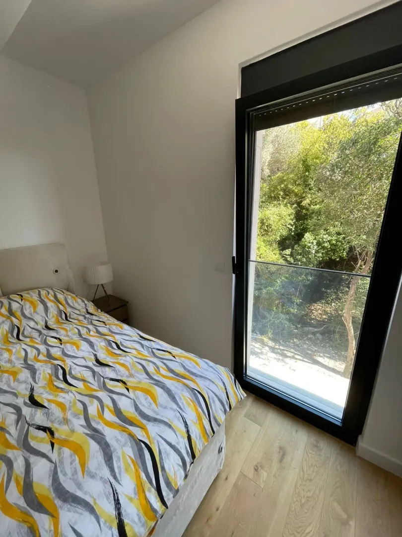 Izdavanje, jednosoban stan, 40m², Bečići, Budva