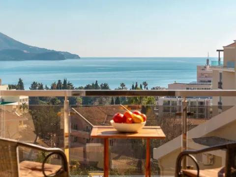 Sale, two bedroom apartment, 69m², Bečići, Budva - image 2