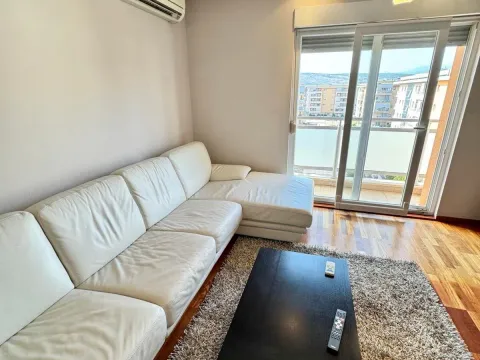 Izdavanje, jednosoban stan, 53m², City Kvart, Podgorica - image 8
