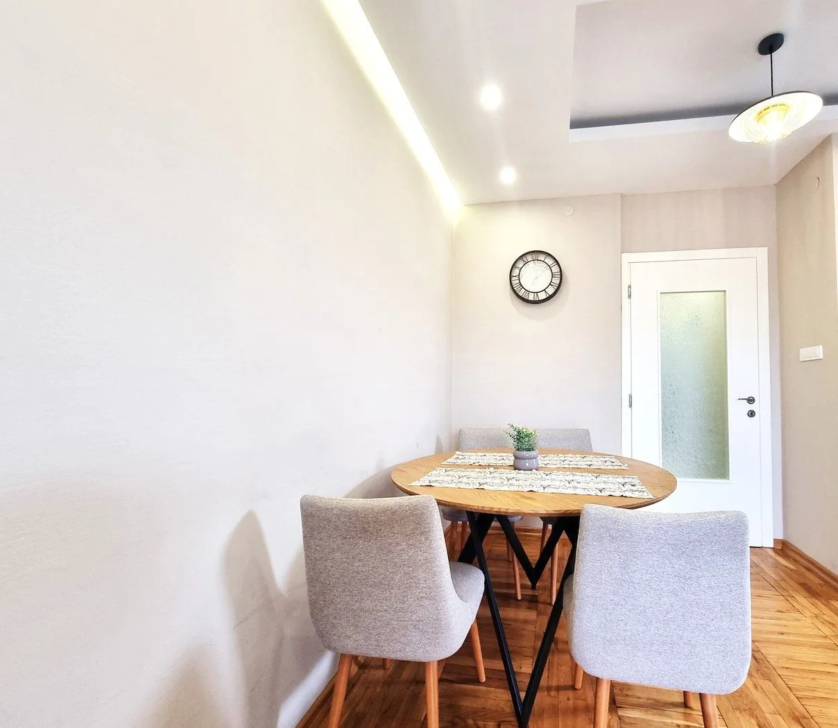 Izdavanje, stan, 78m², Drač, Podgorica