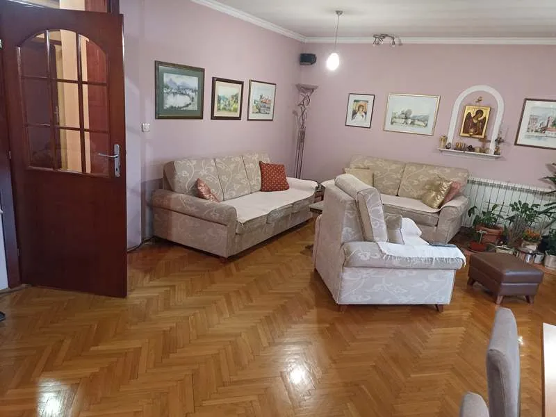 Sale, three bedroom apartment, 111m², Kraljevo, Srbija