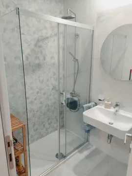 Rent, three bedroom apartment, 42m², Central Point, Podgorica - image 5