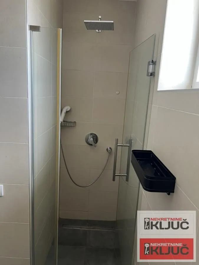 Prodaja, četvorosoban stan, 73m², Alibegovac, Petrovaradin