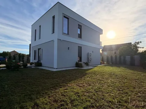 Rent, house, 225m², Gornja Gorica, Podgorica - image 6