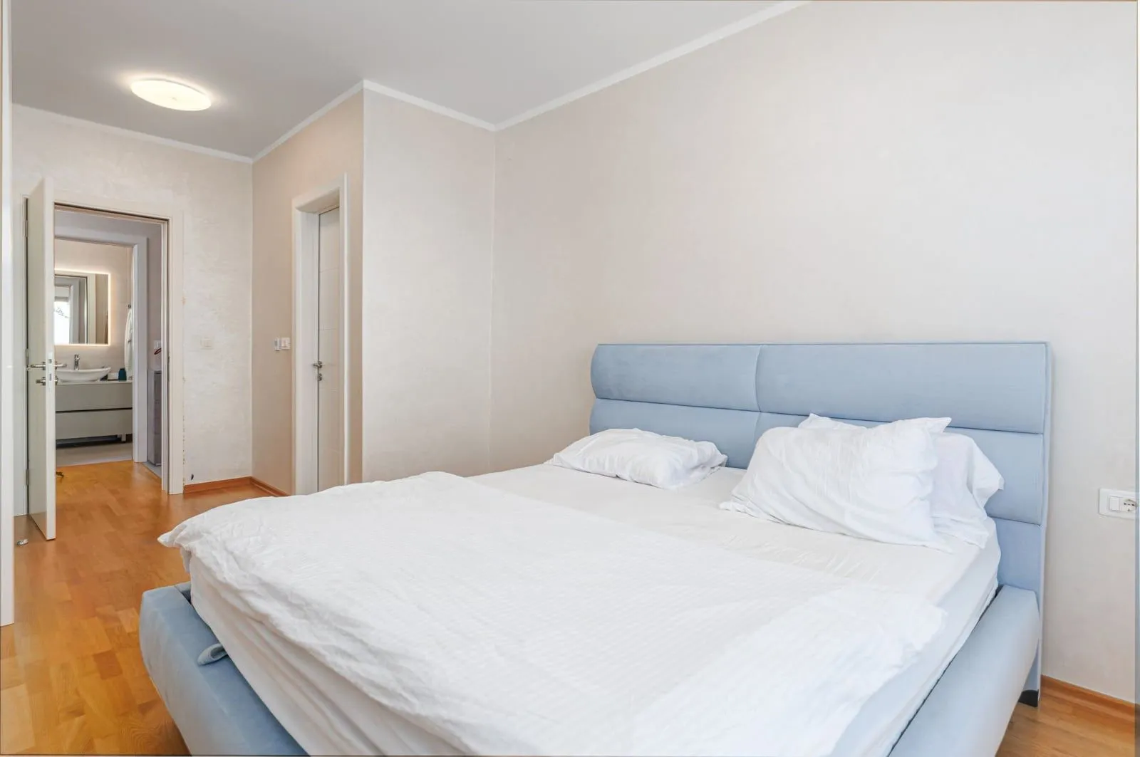 Sale, three bedroom apartment, 104m², Bečići, Budva