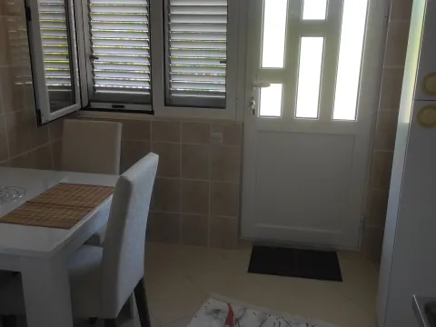Izdavanje, jednosoban stan, 30m², Luštica, Herceg Novi - image 4