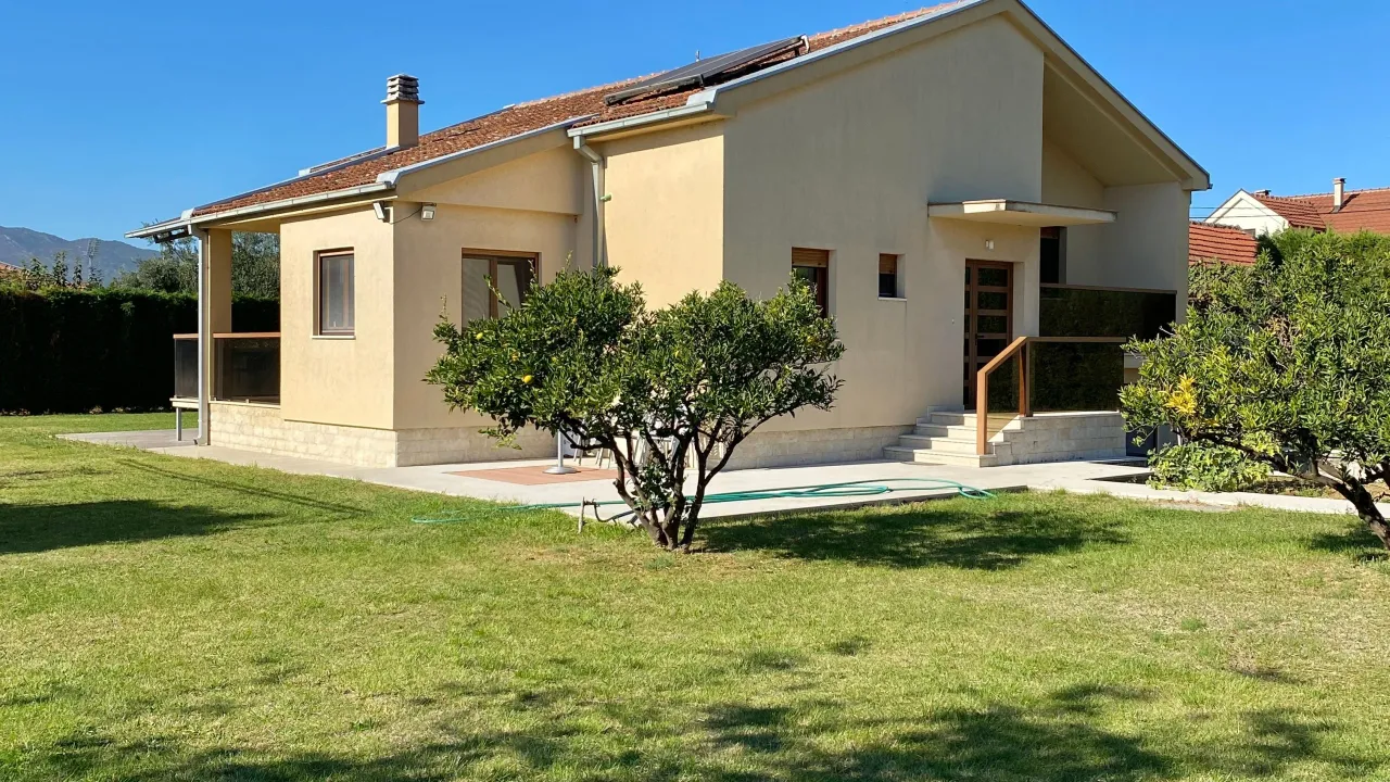 Rent, house, 175m², Dajbabe, Podgorica