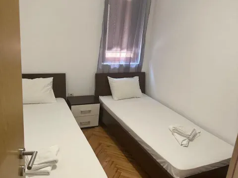 Rent, three bedroom apartment, 80m², Centar, Budva - image 7