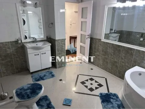 Izdavanje, trosoban stan, 79m², Savski Venac, Beograd - image 12