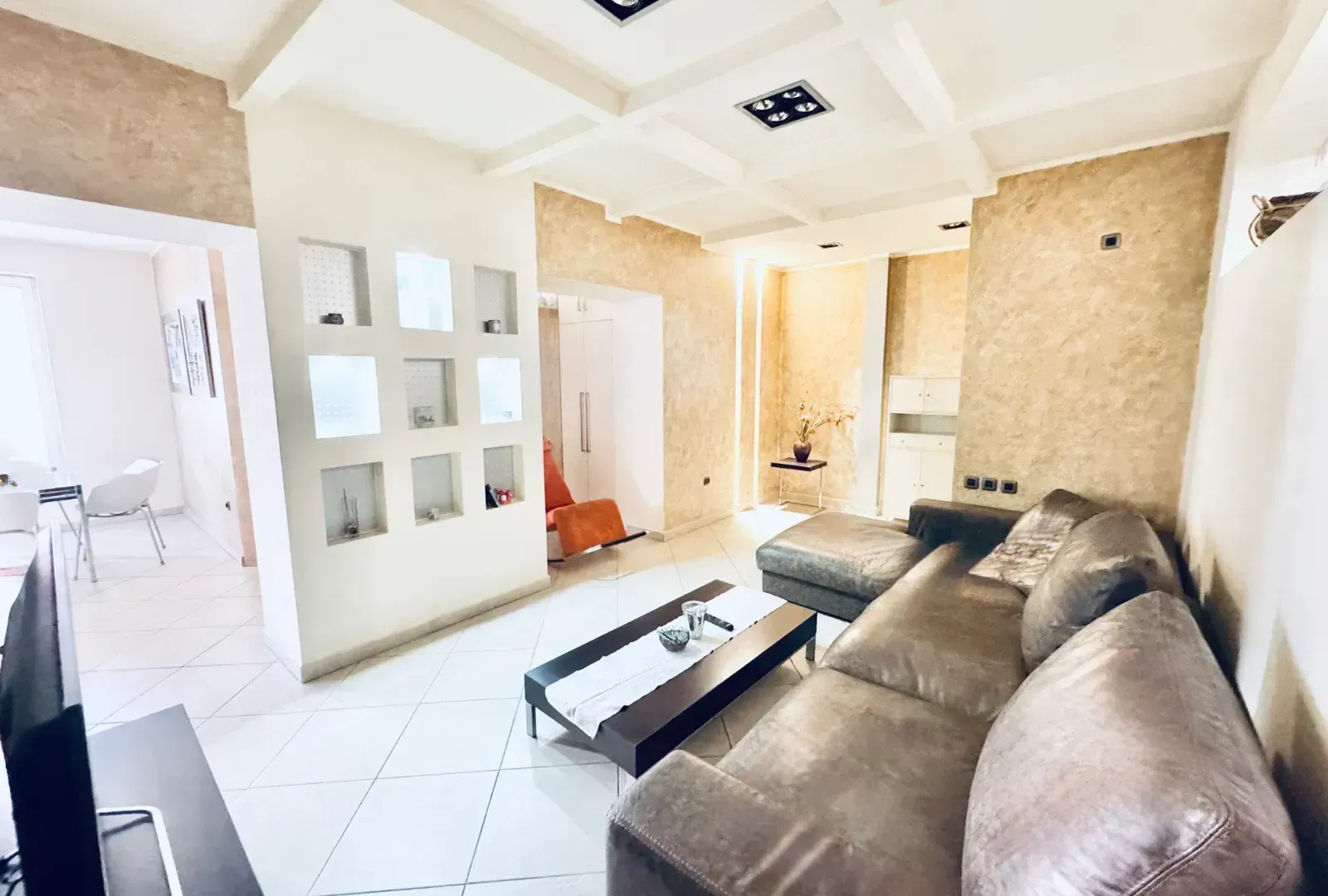 Izdavanje, dvosoban stan, 60m², Botanička Bašta, Palilula Sve Podlokacije