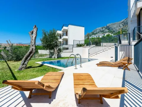 Izdavanje, kuća, 159m², Reževići, Budva - image 4