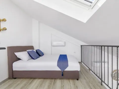 Rent, two bedroom apartment, 70m², Centar, Tivat - image 5