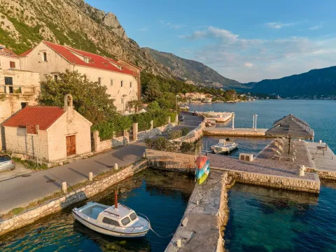 Rent, house, 2117m², Kotor, Crna Gora - image 3
