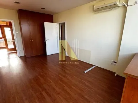 Izdavanje, poslovni prostor, 310m², Centar, Novi Sad - image 9