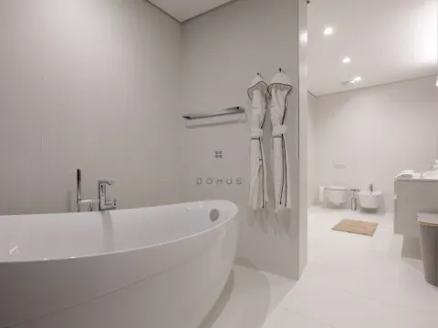 Sale, three bedroom apartment, 214m², Budva, Crna Gora - image 2