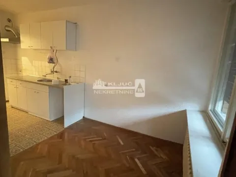 Prodaja, trosoban stan, 77m², Kalenić Pijaca, Vračar Sve Podlokacije - image 16