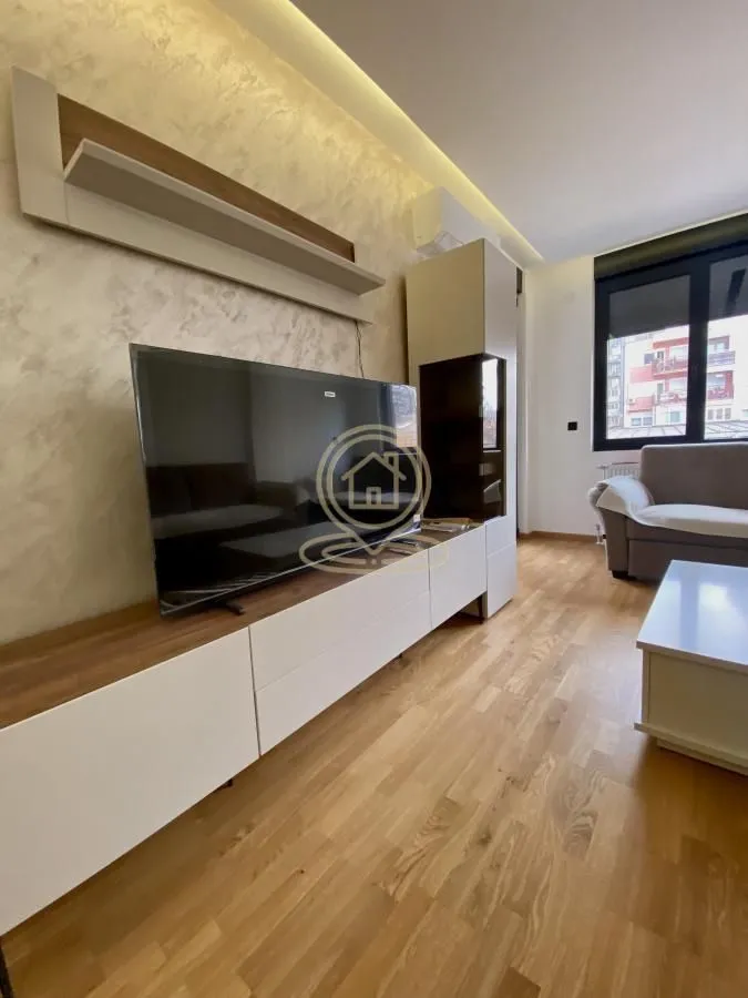 Izdavanje, dvosoban stan, 80m², Medijana, Niš