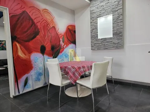 Izdavanje, poslovni prostor, 57m², Centar, Novi Sad