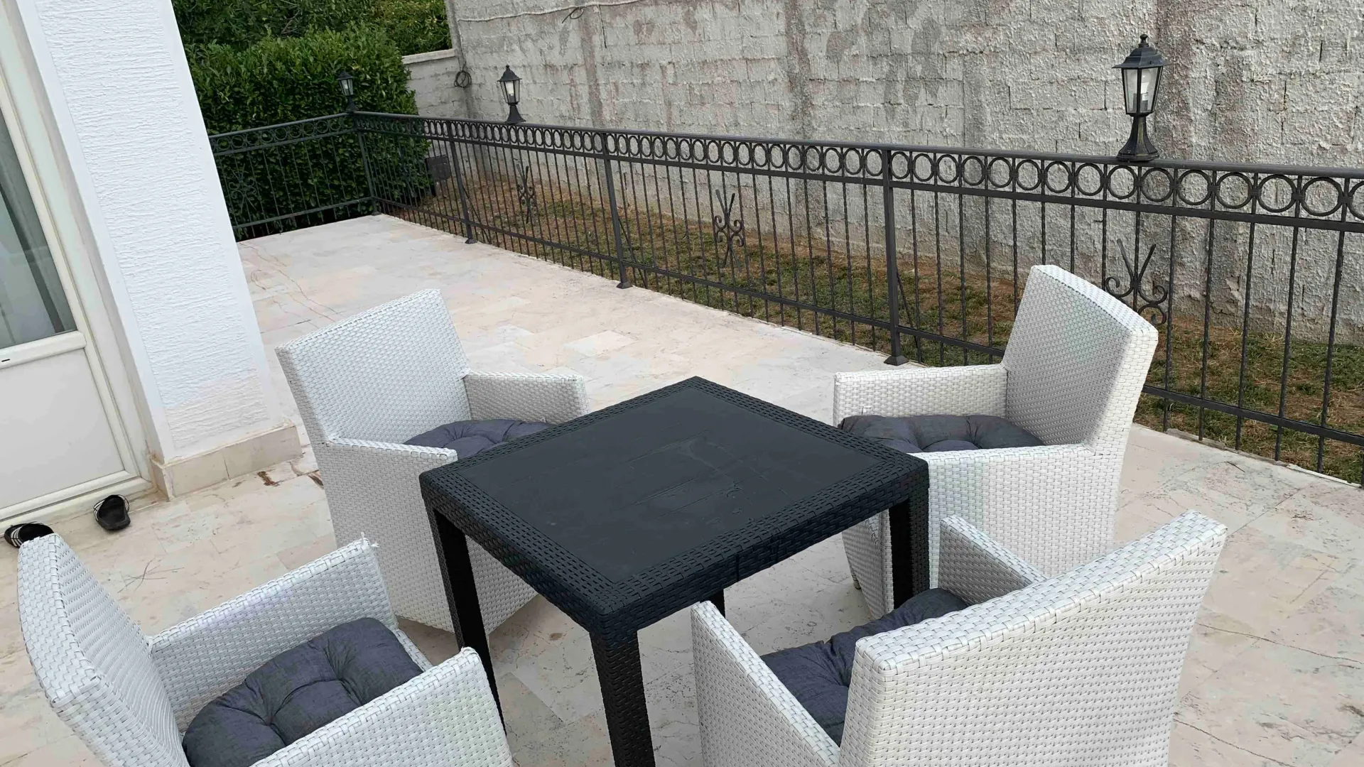 Rent, house, 250m², Zagorič, Podgorica