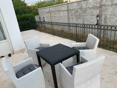 Rent, house, 250m², Zagorič, Podgorica - image 14