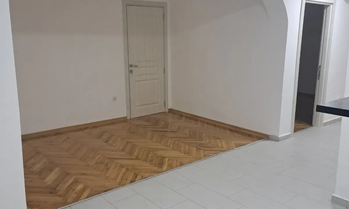 Sale, two bedroom apartment, 60m², Centar, Bar