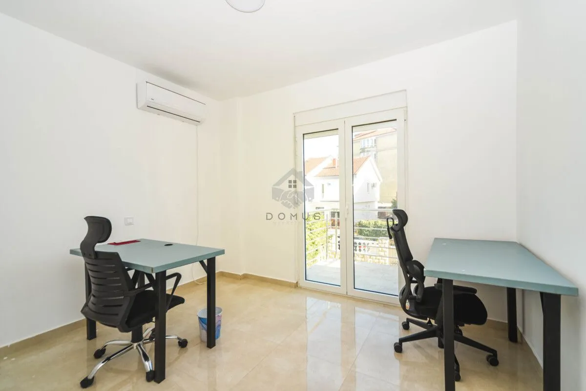 Rent, house, 500m², Stari Aerodrom, Podgorica