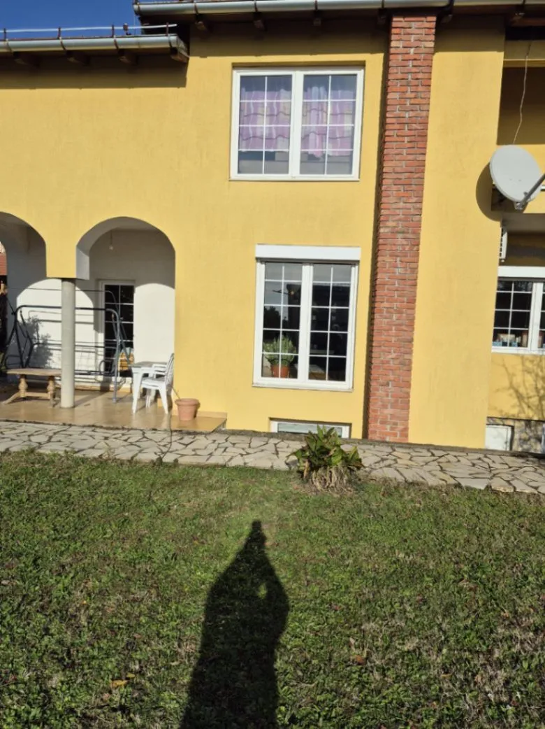 Prodaja, kuća, 230m², Stara Lipovica, Barajevo