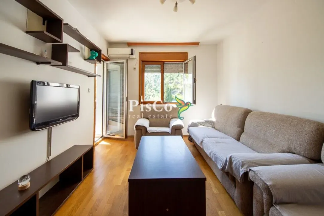 Izdavanje, jednosoban stan, 40m², Pobrežje, Podgorica