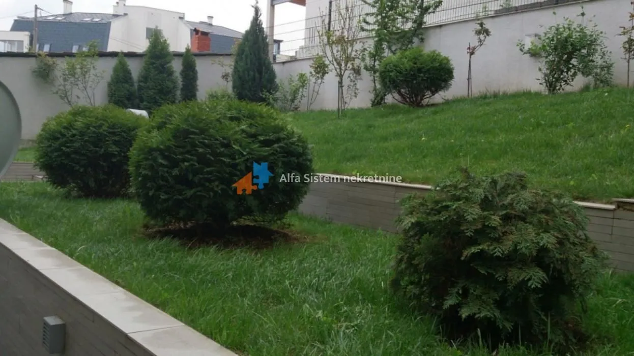 Izdavanje, trosoban stan, 95m², Savski Venac, Beograd