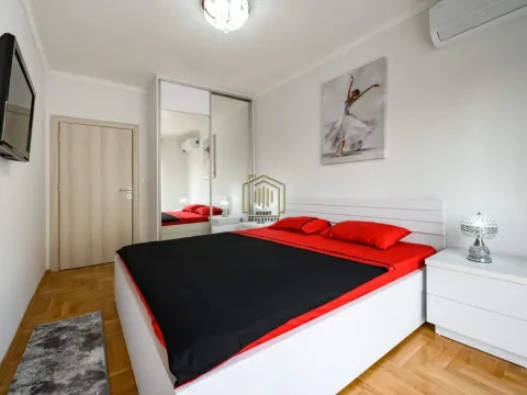 Rent, two bedroom apartment, 65m², Stari Aerodrom, Podgorica - image 12