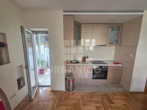 Izdavanje, jednosoban stan, 68m², Centar, Podgorica - image 6