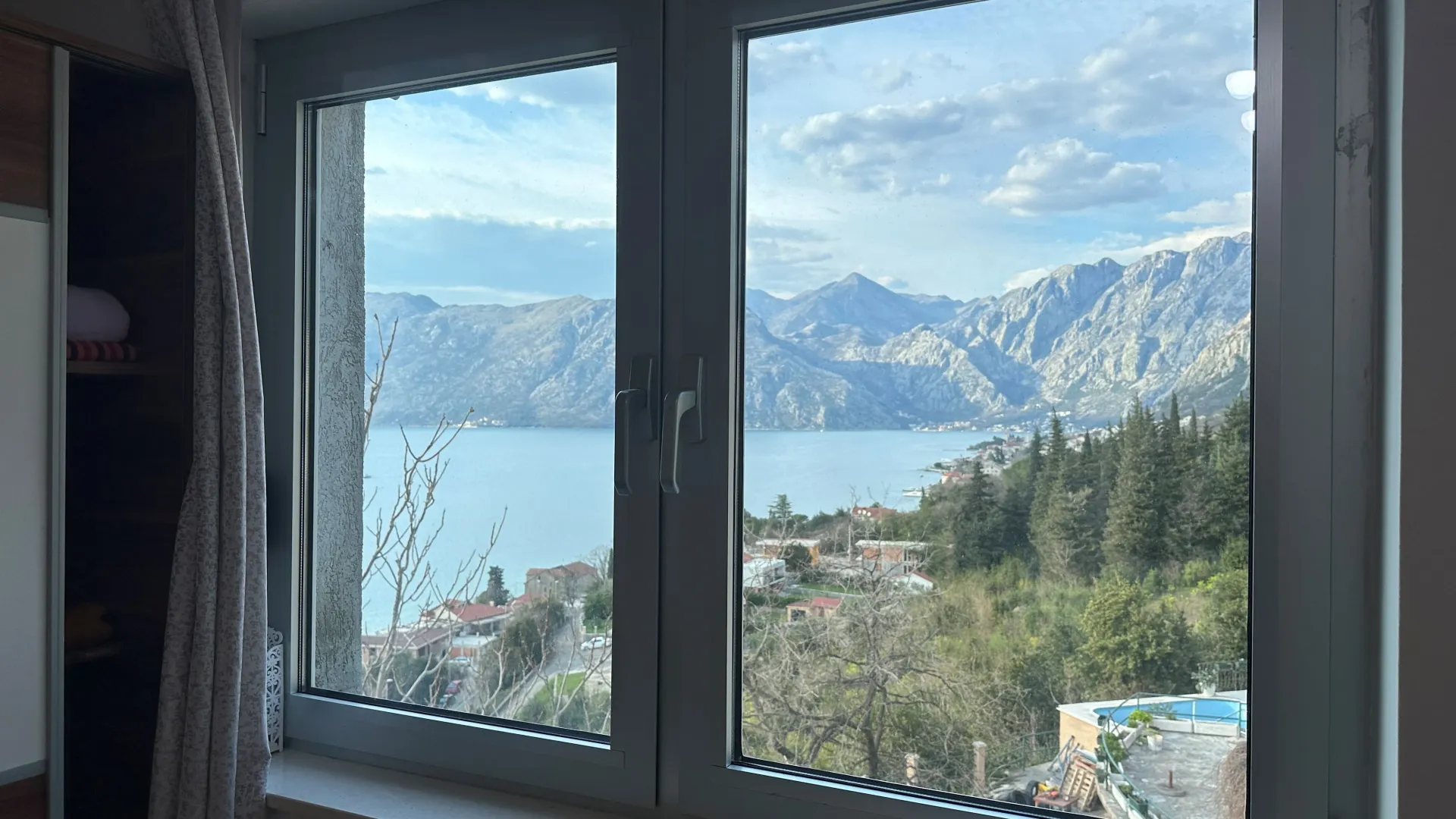 Rent, two bedroom apartment, 75m², Dobrota, Kotor