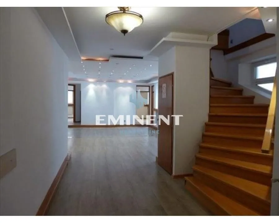 Izdavanje, poslovni prostor, 175m², Stari Grad, Beograd