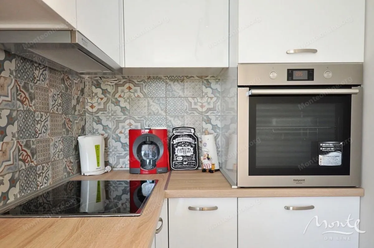 Prodaja, jednosoban stan, 52m², Dobrota, Kotor